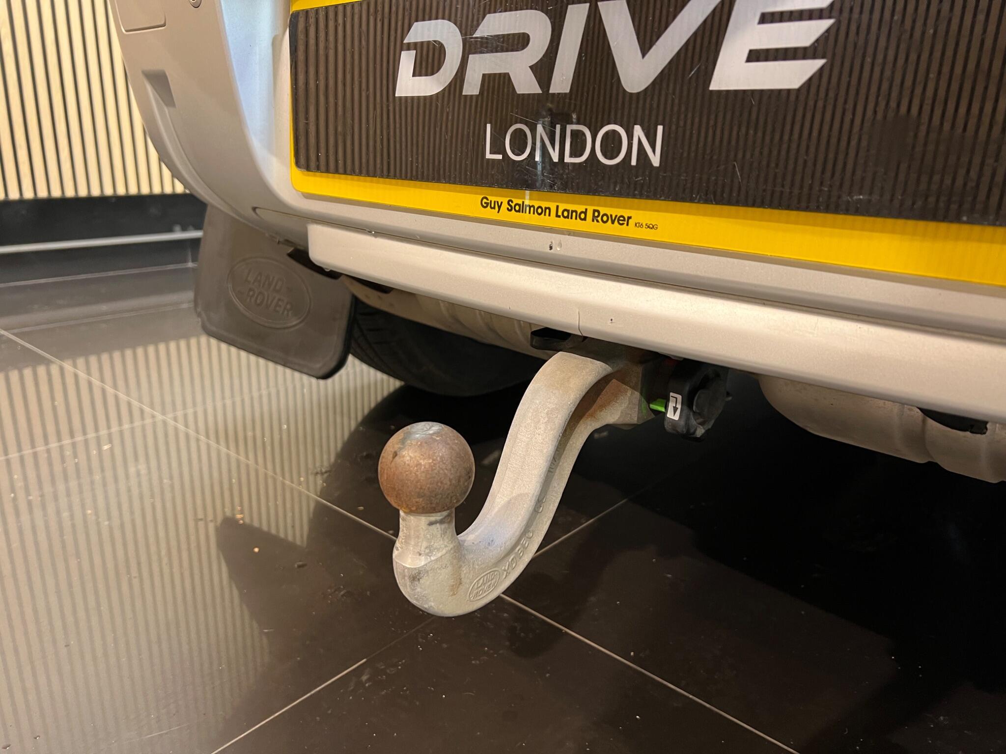 Land Rover Defender 110